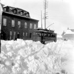 Ottawa Electric Railway's Streetcar number 17 is almost mired in snowbanks (Library and Archives Canada)