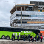 Inter-city public transport returns to LeBreton Flats! Since January, FlixBus has been offering regular service to Kingston, Toronto, and Windsor from its new “terminus” at 200 Commissioner, across from the Ādisōke construction site. Buses arrive at 5:15 a.m., with the last departure at 11:59 p.m. It’s a busy spot! (Ed McKenna/The BUZZ)